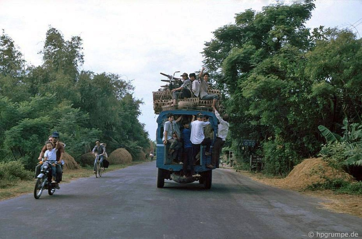 Loat anh kho quen ve xe may o Viet Nam dau thap nien 1990 (2)-Hinh-11