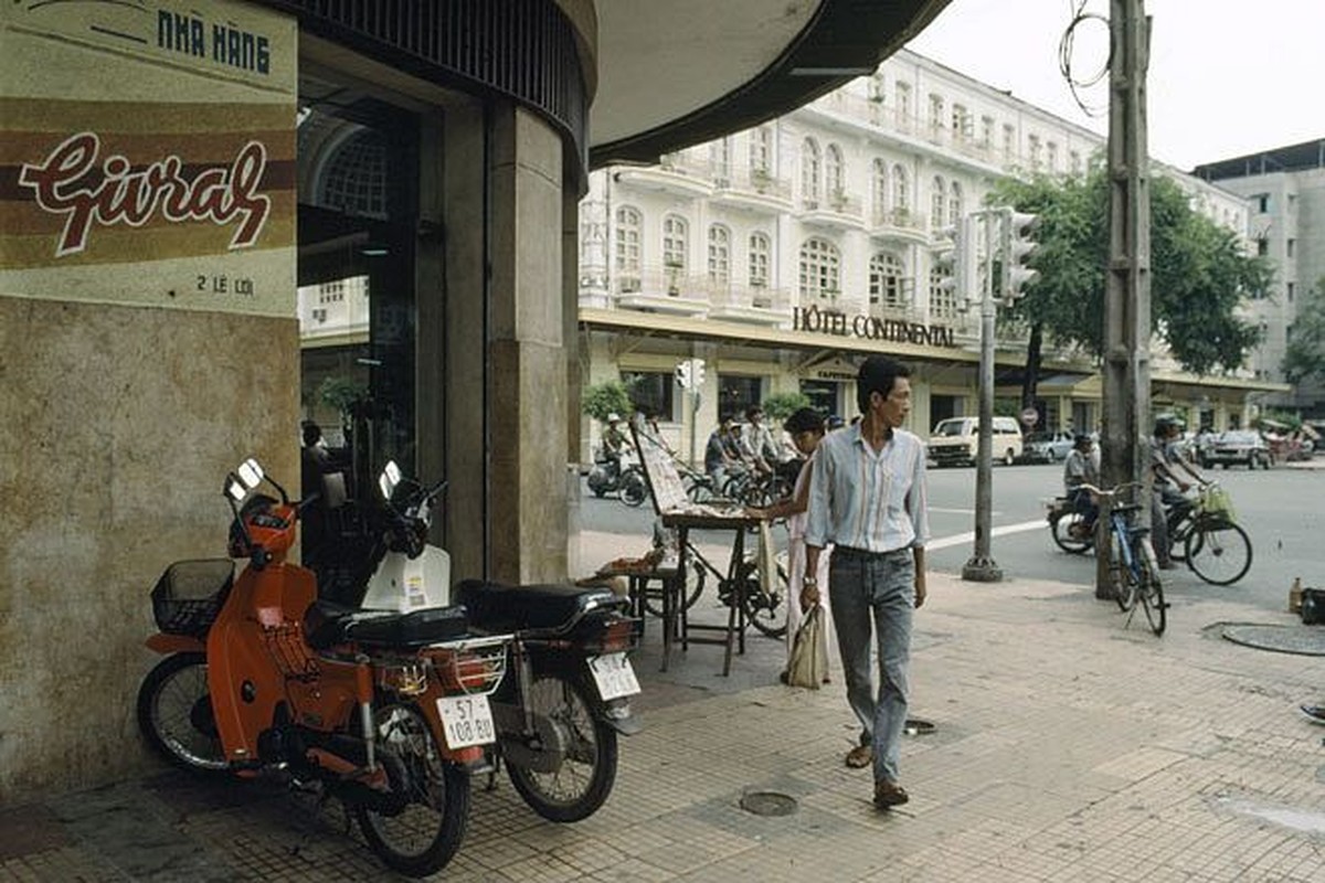 TP Ho Chi Minh nhung nam 1990 qua ong kinh Catherine Karnow-Hinh-5