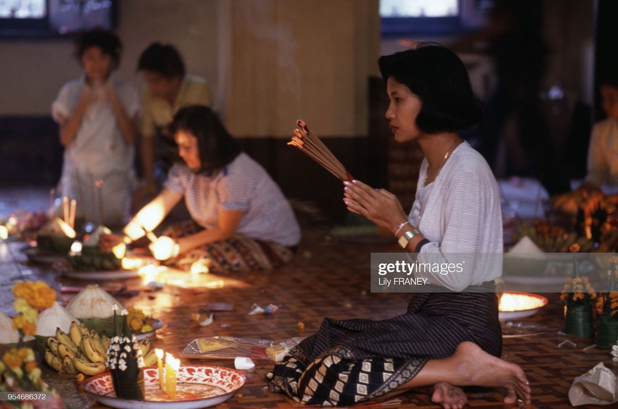 Ngam nhin doi thuong moc mac o Lao nam 1988 (2)-Hinh-3