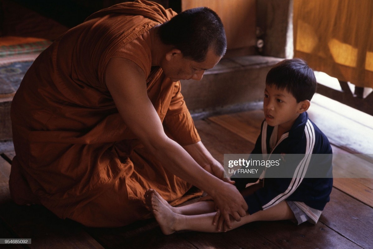 Ngam nhin doi thuong moc mac o Lao nam 1988 (2)-Hinh-9
