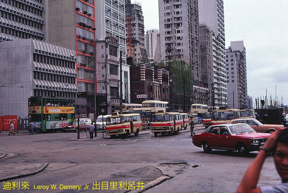 Nhung khung hinh cuc hap dan ve Hong Kong nam 1980-Hinh-9