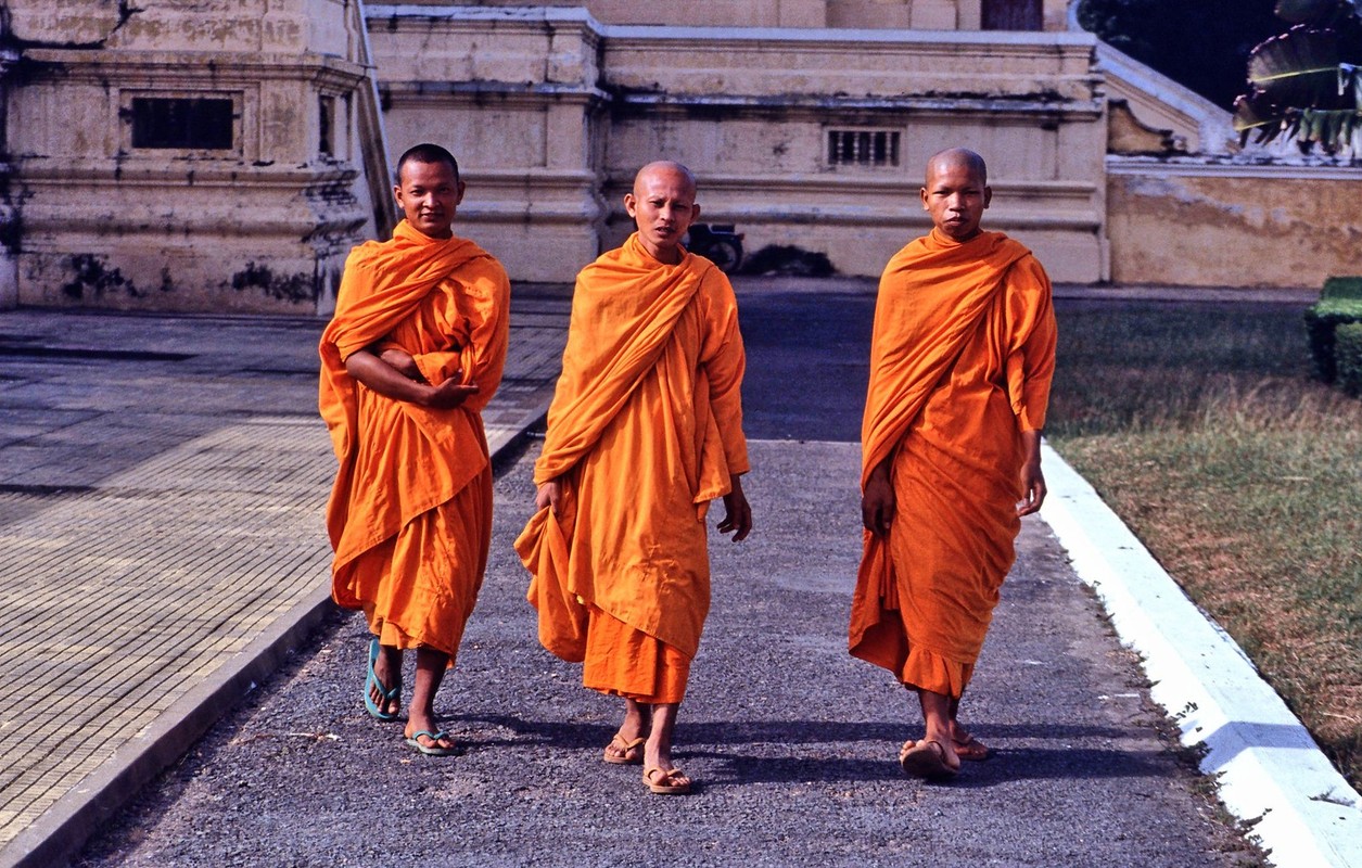 Anh de doi ve dat nuoc Campuchia nam 1990-Hinh-7