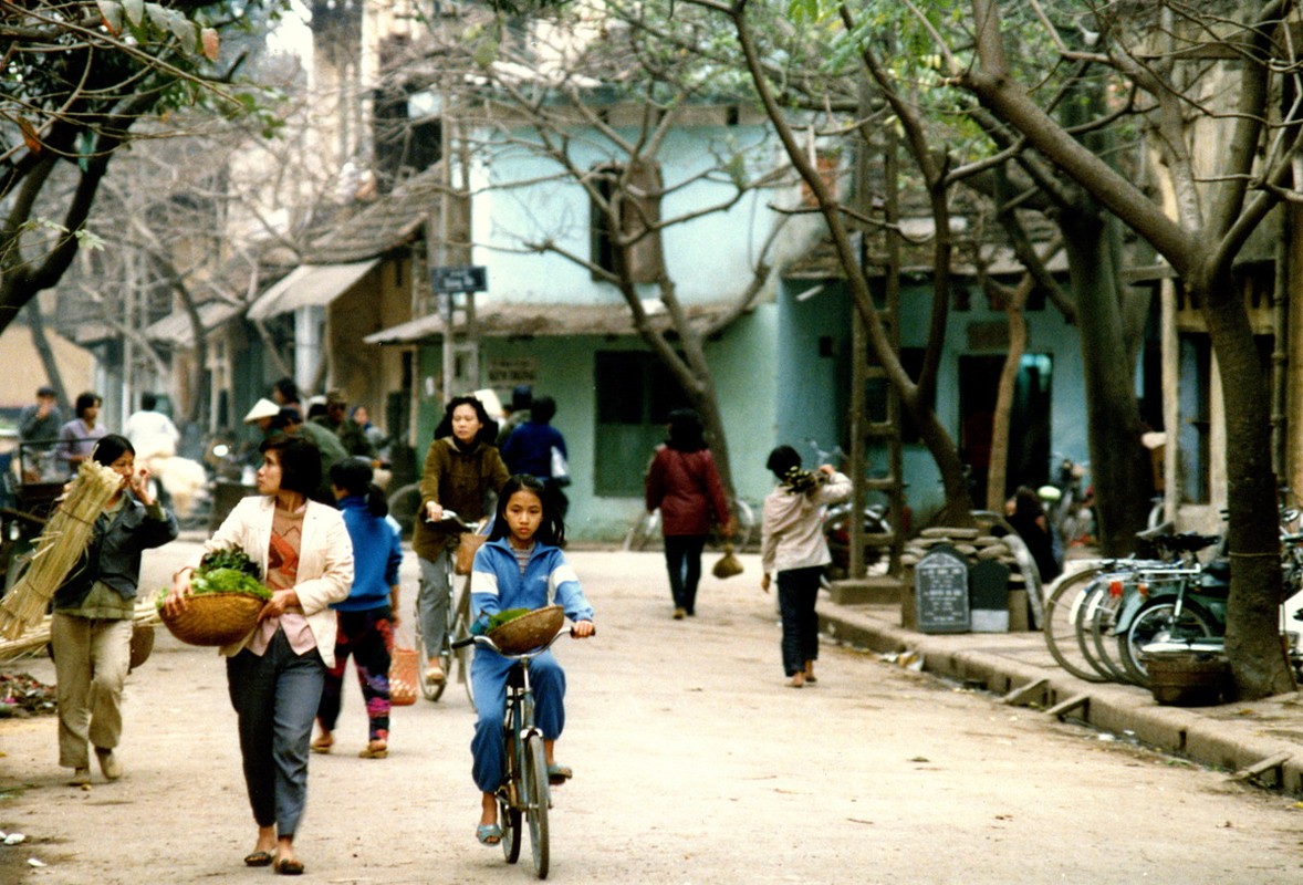 Loat anh hiem va doc ve giao thong o Ha Noi nam 1990 (2)-Hinh-9