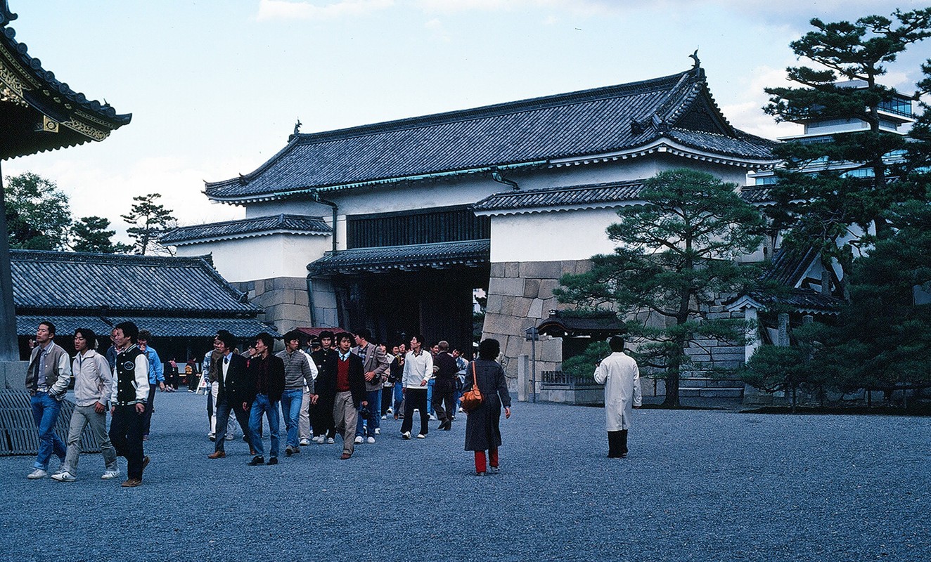 Song cham giua long Co do Kyoto cua Nhat Ban nam 1980-Hinh-7