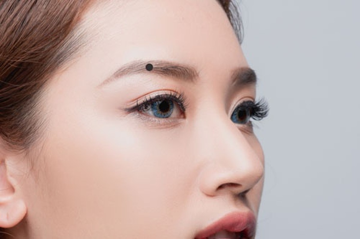 Người có 4 nốt ruồi này gặp nhiều may mắn sung túc nhất đời Nguoi co 4 not ruoi nay gap nhieu may man sung tuc nhat doi