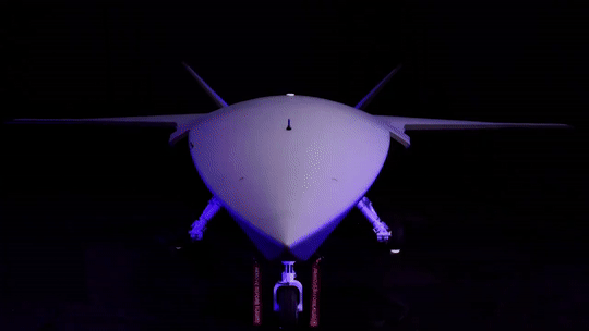 Khám phá UAV khủng nhất thế giới khi có thể ‘cõng’ vệ tinh vào quỹ đạo
