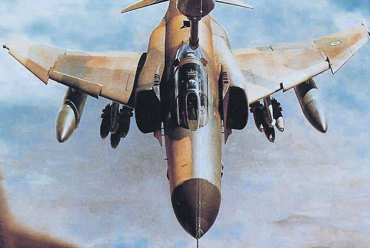 Moi tiet lo: F-22 My giai cuu UAV MQ-1 truoc hong sung chien co F-4 Iran-Hinh-9