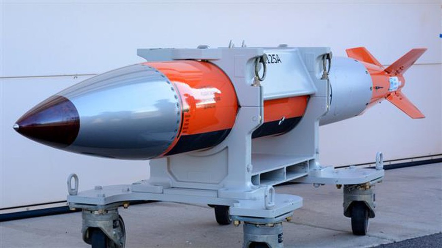 Tiem kich F-35 mang bom B61-12: Moi de doa voi cac co so hat nhan Iran-Hinh-7