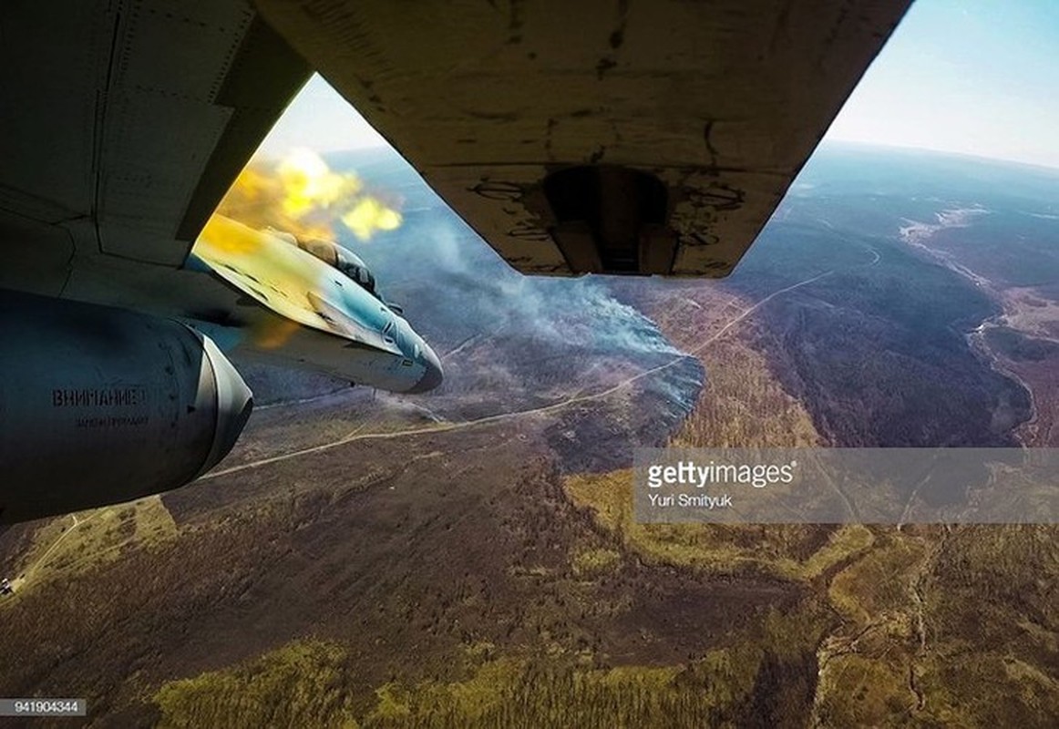 UAV quoc bao Tho Nhi Ky bi phao cao toc tren Su-35 Nga 