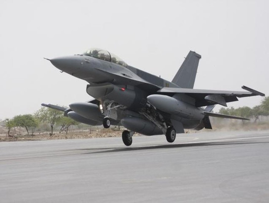 Pakistan muon thay F-16 nhung khong dem xia toi J-10C Trung Quoc: Cua re la cua oi?-Hinh-8