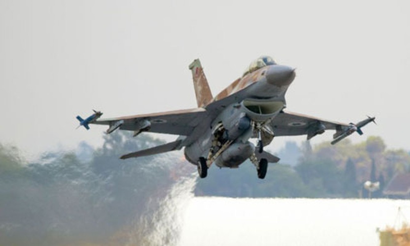 Tiem kich F-16I Israel vuot qua phong tuyen S-400 oanh tac vao Syria-Hinh-4
