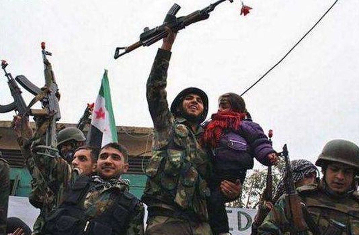 Syria ruc lua: Quan doi My lai chan duong tuan tra cua quan canh Nga o Al-Hasakah-Hinh-10
