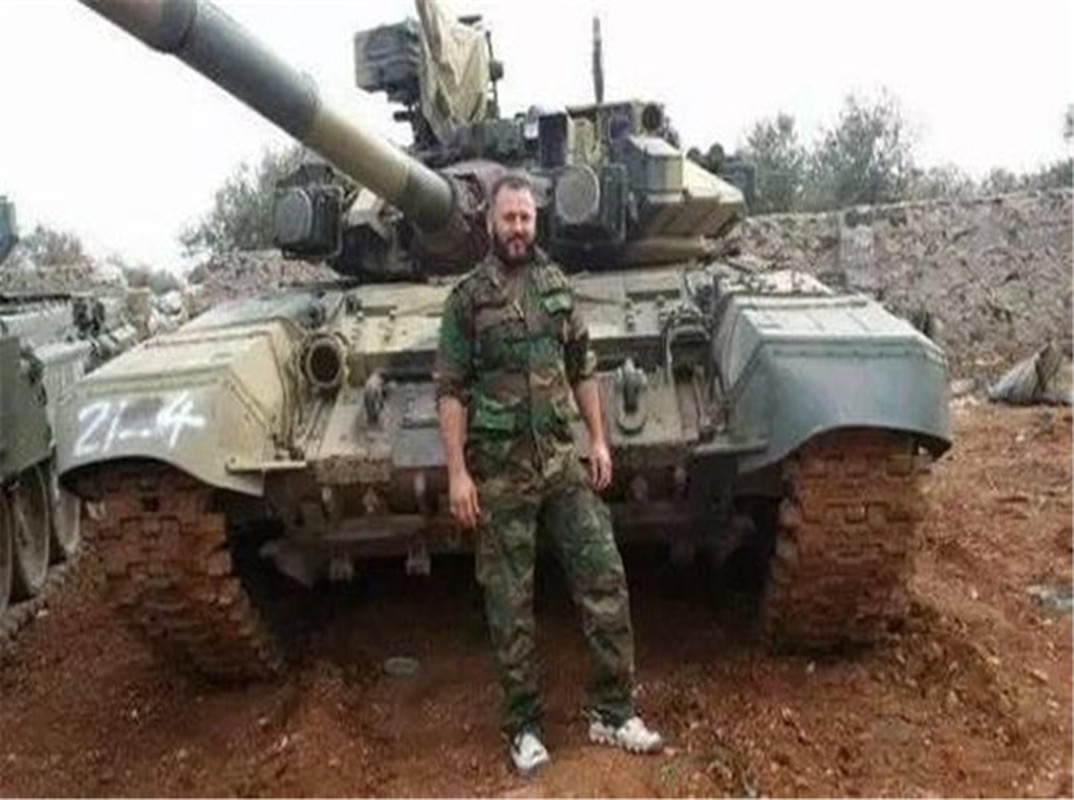 Ro tin Nga dieu dong hang tram xe tang T-90 cuc manh toi chien truong Syria-Hinh-12