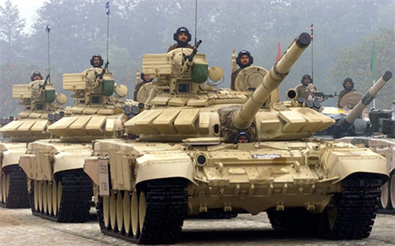 Pakistan mua 300 xe tang VT-4 de dau voi 1000 chiec T-90S cua An Do-Hinh-3