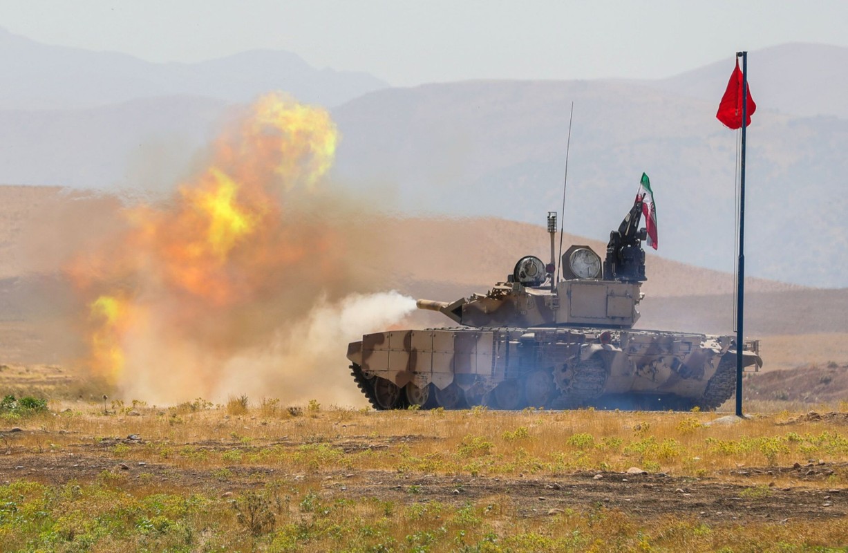 30 xe tang T-72S Iran keo den bien gioi Azerbaijan chuan bi danh lon?-Hinh-2