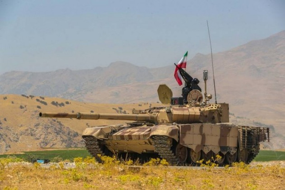 30 xe tang T-72S Iran keo den bien gioi Azerbaijan chuan bi danh lon?