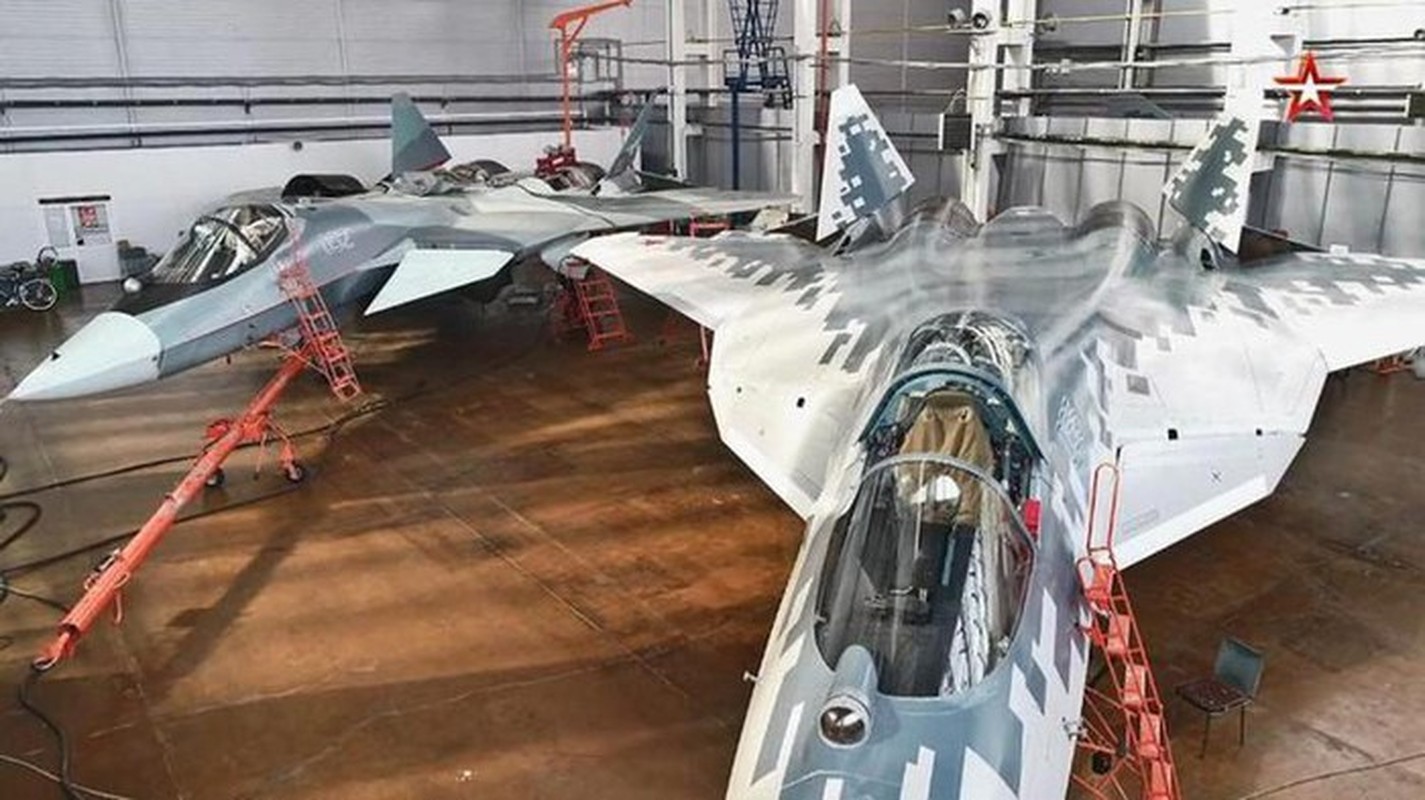 Truoc khi chot mua Su-57, Algeria tung van hanh MiG-25 cuc ton kem-Hinh-2