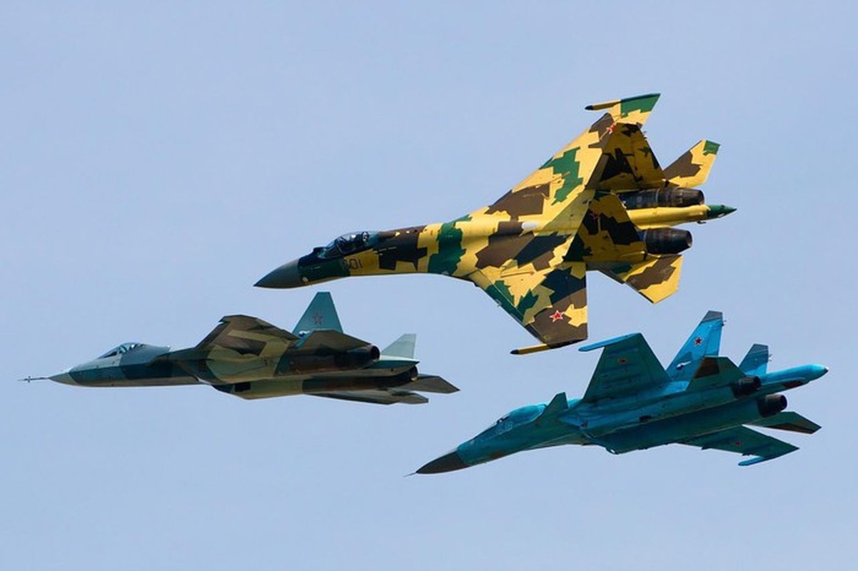Truoc khi chot mua Su-57, Algeria tung van hanh MiG-25 cuc ton kem-Hinh-6
