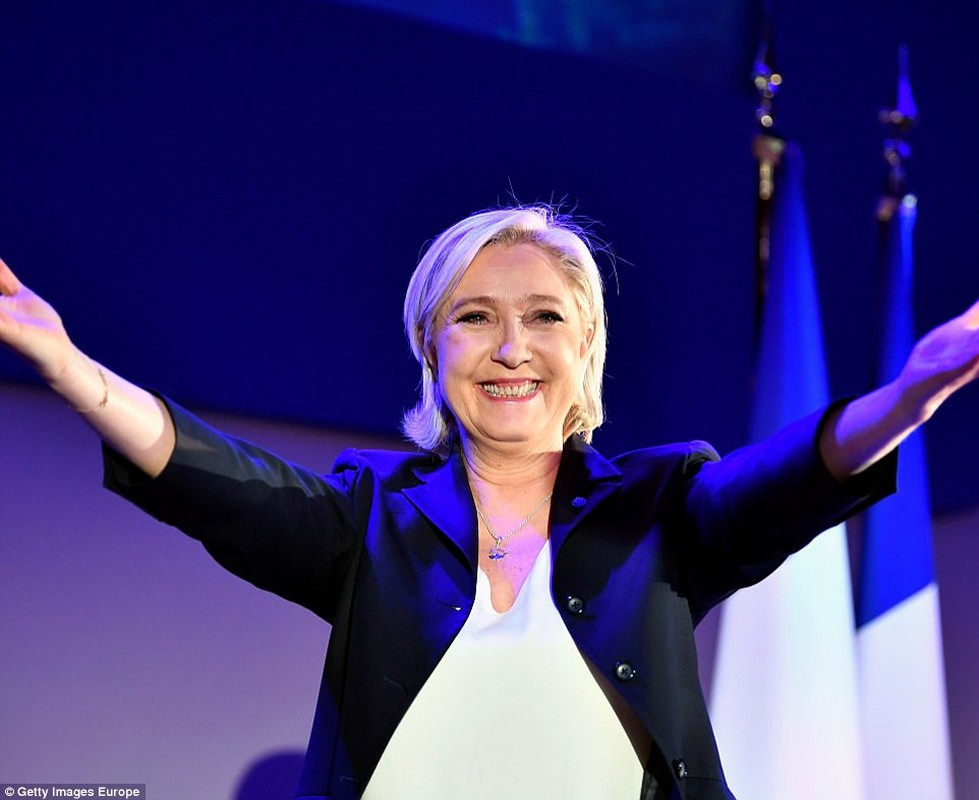 Anh: Nguoi ung ho an mung chien thang cua ba Le Pen, ong Macron-Hinh-4