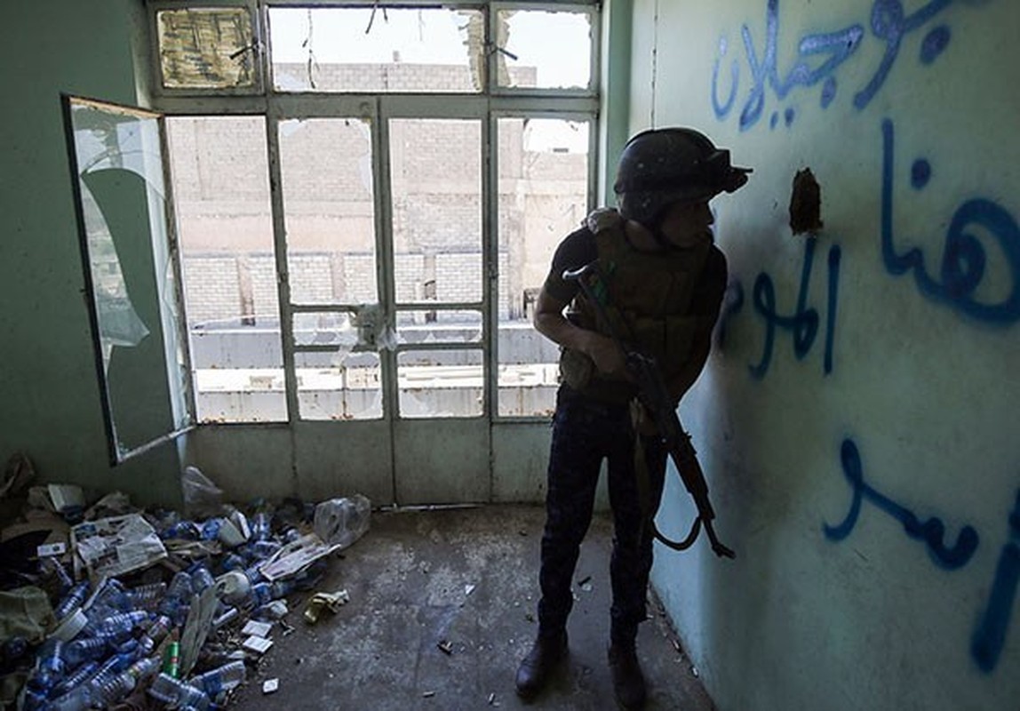 Quan doi Iraq vay chat phien quan IS o Thanh co Mosul-Hinh-10