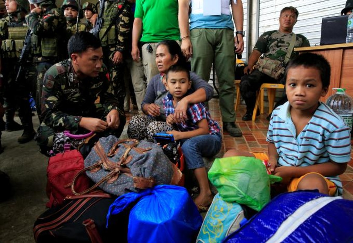 Anh: Giao tranh ac liet tiep dien tai thanh pho Marawi cua Philippines-Hinh-10