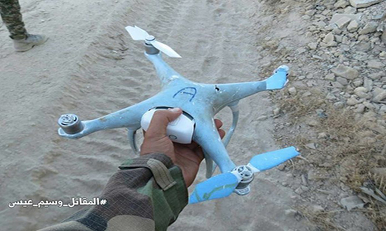Anh: Quan doi Syria ban ha UAV cua khung bo than al-Qaeda