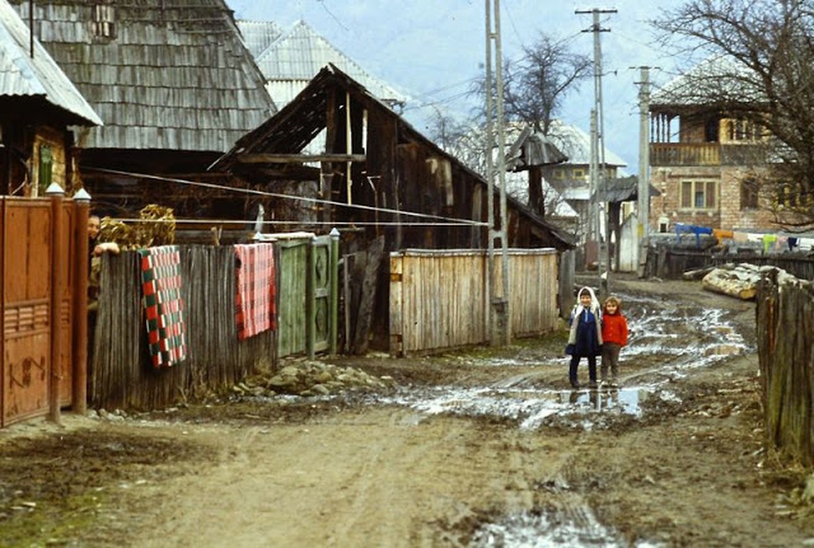 Kham pha cuoc song binh di o Romania thap nien 1980-Hinh-11