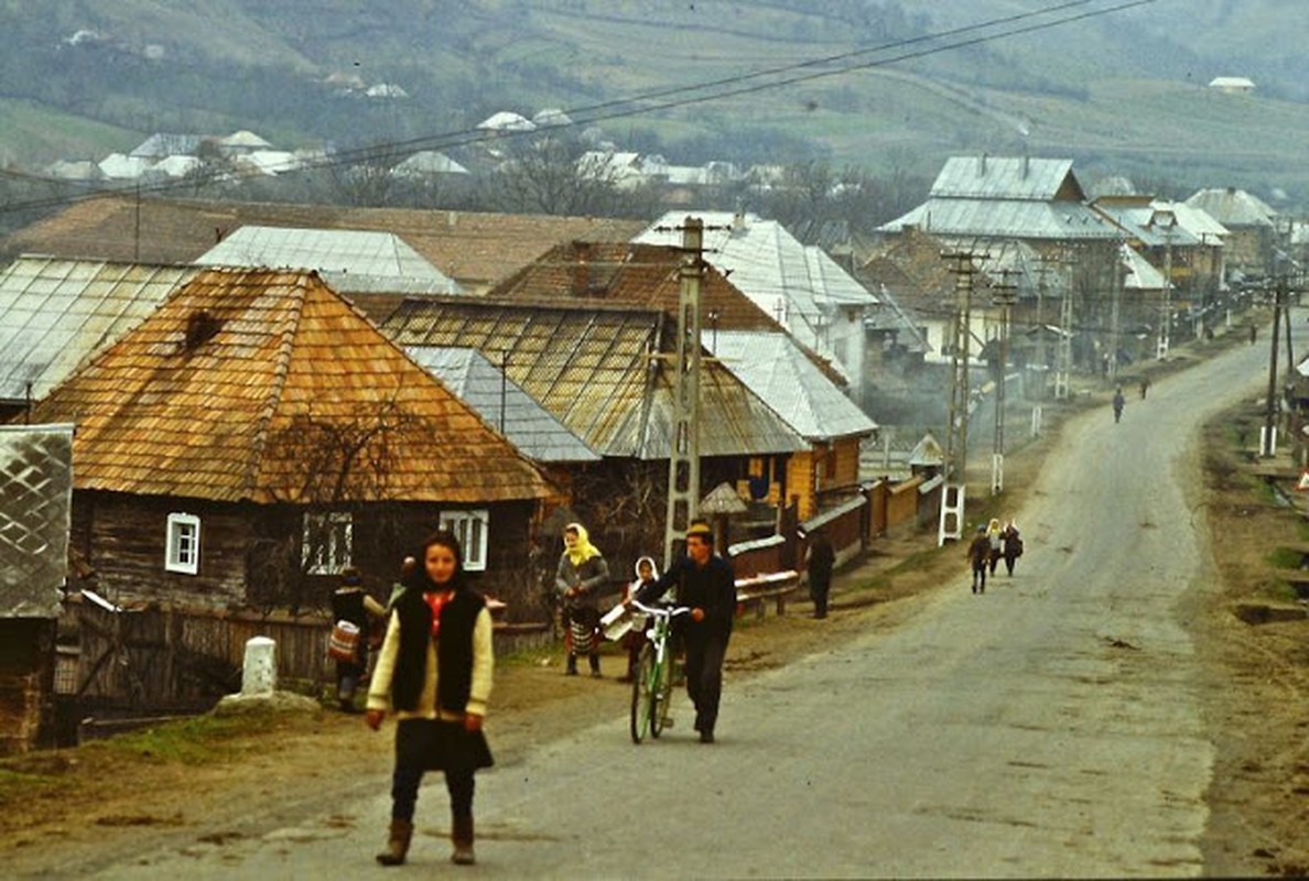 Kham pha cuoc song binh di o Romania thap nien 1980-Hinh-13
