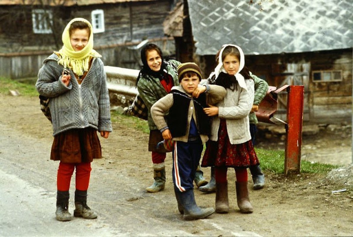 Kham pha cuoc song binh di o Romania thap nien 1980-Hinh-7