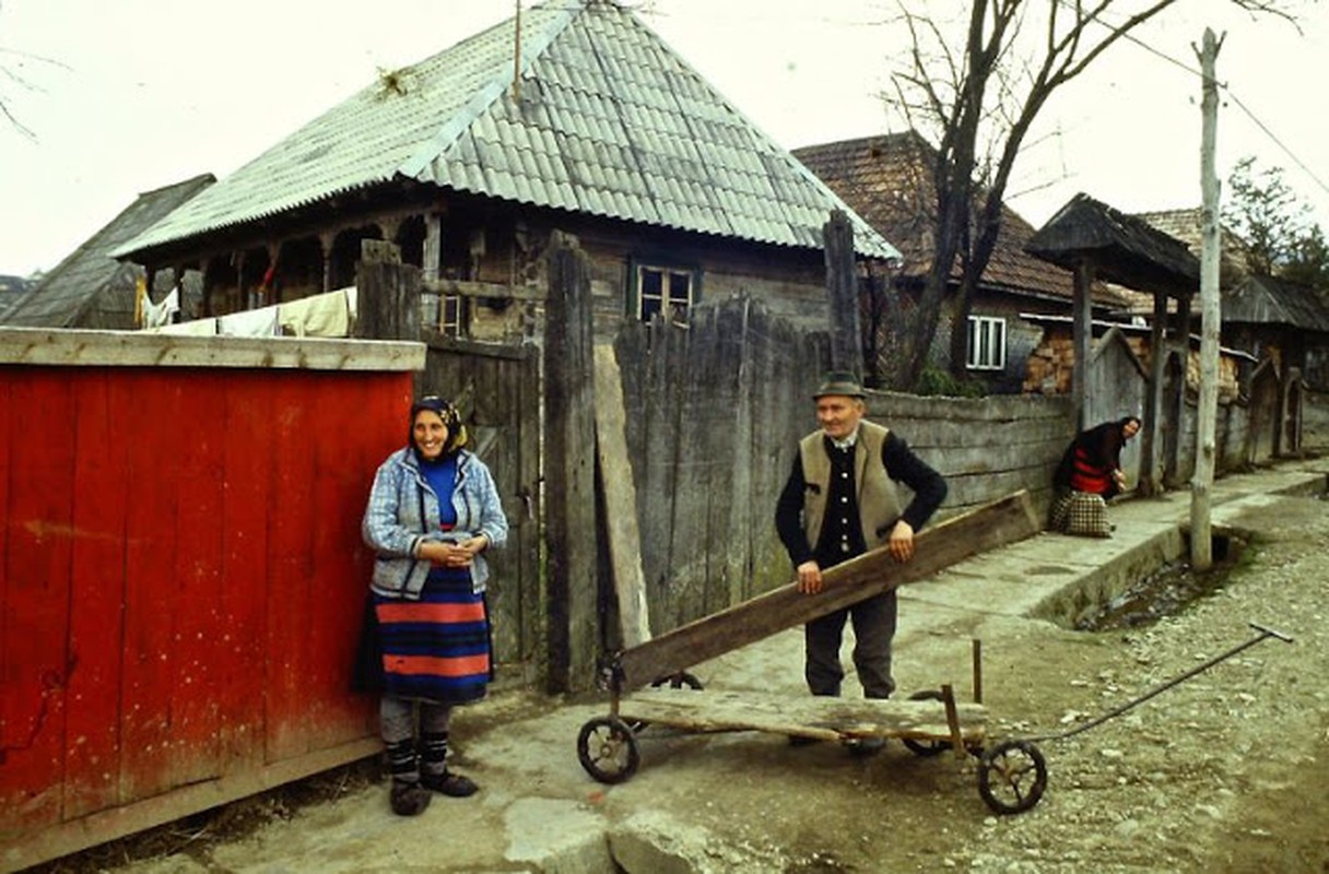 Kham pha cuoc song binh di o Romania thap nien 1980-Hinh-8