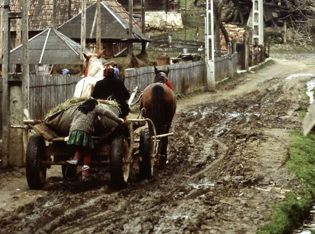 Kham pha cuoc song binh di o Romania thap nien 1980-Hinh-9