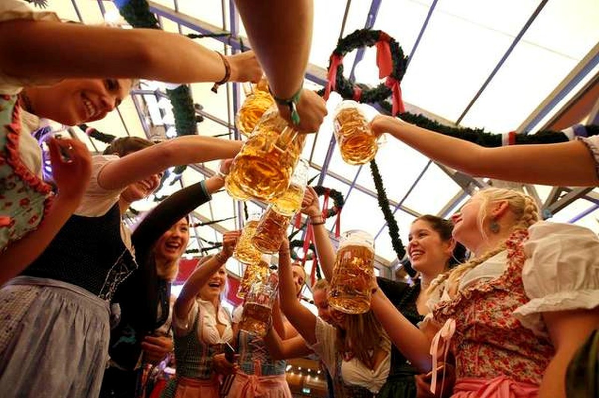 Munich tung bung trong le hoi bia Oktoberfest-Hinh-6