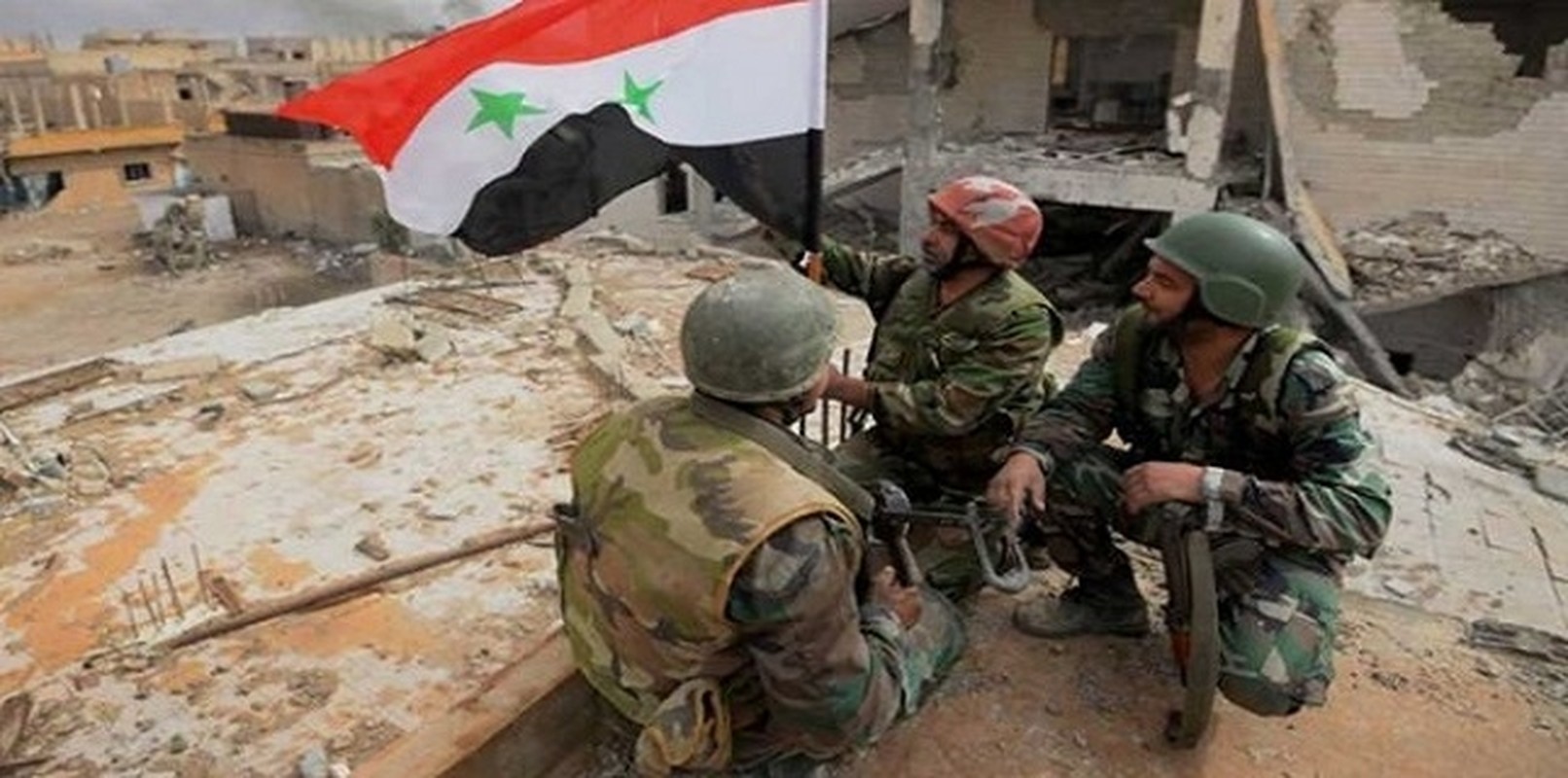 Phien quan Idlib tu choi rut quan, Quan doi Syria ra toi hau thu-Hinh-9