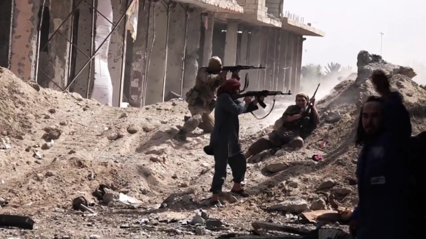 Phien quan IS bi don vao “buoc duong cung” tai Deir Ezzor-Idlib-Hinh-3