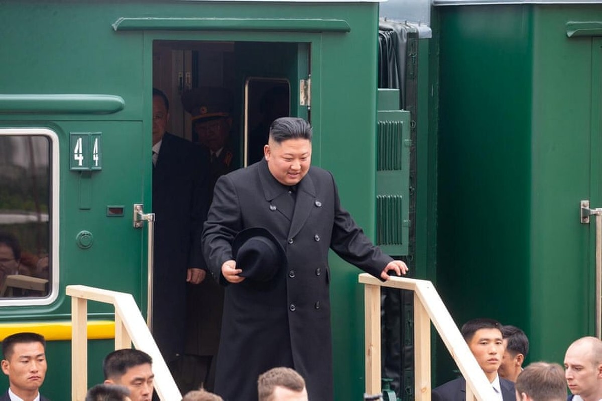 Chu tich Kim Jong-un den Vladivostok, san sang cho thuong dinh Nga-Trieu-Hinh-3