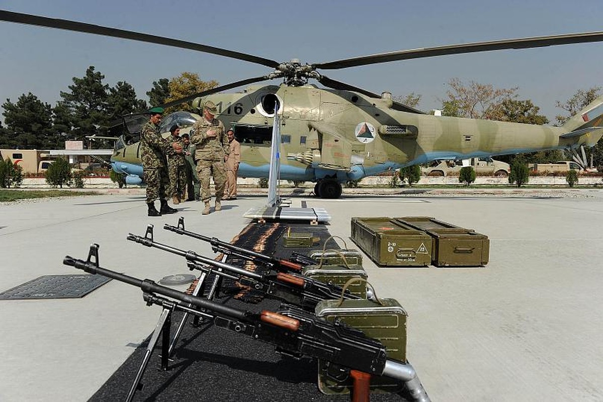 Dan vu khi cuc khung Taliban mang ra duyet binh tai Kabul-Hinh-14