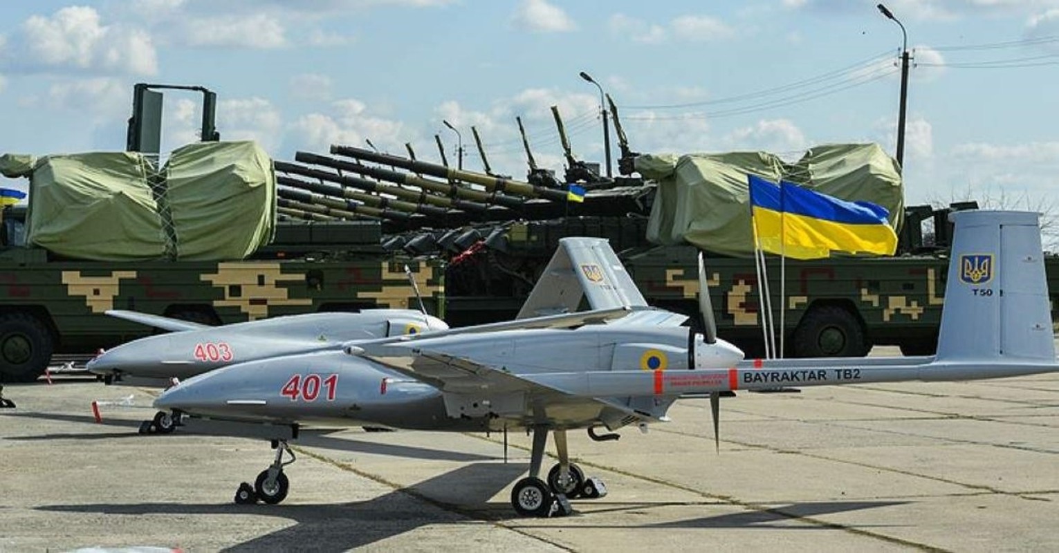 Phao phan luc BM-21 cua Ukraine ram rap keo den Donbass-Hinh-5