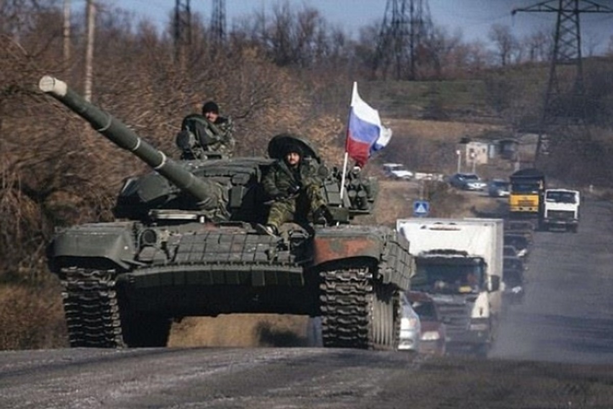 Phao phan luc BM-21 cua Ukraine ram rap keo den Donbass-Hinh-7