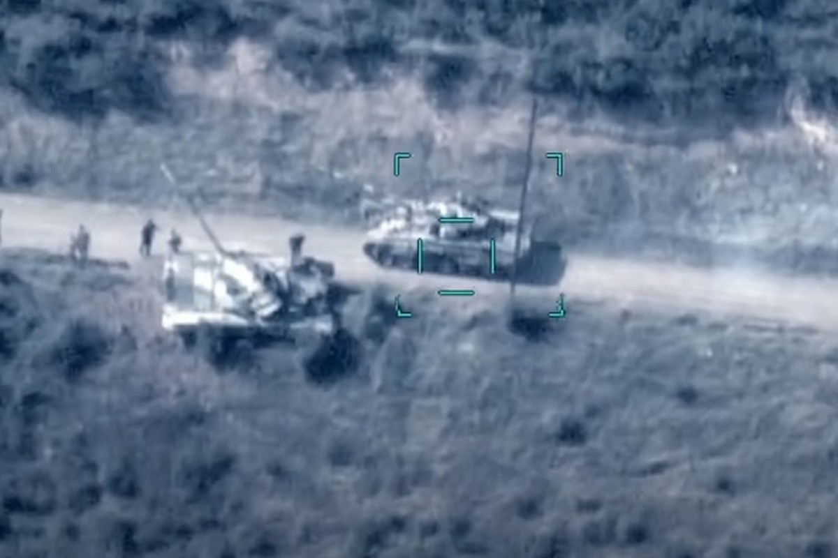 UAV Bayraktar TB2 cua Ukraine lien tuc quan thao tren khu vuc Donbass-Hinh-2