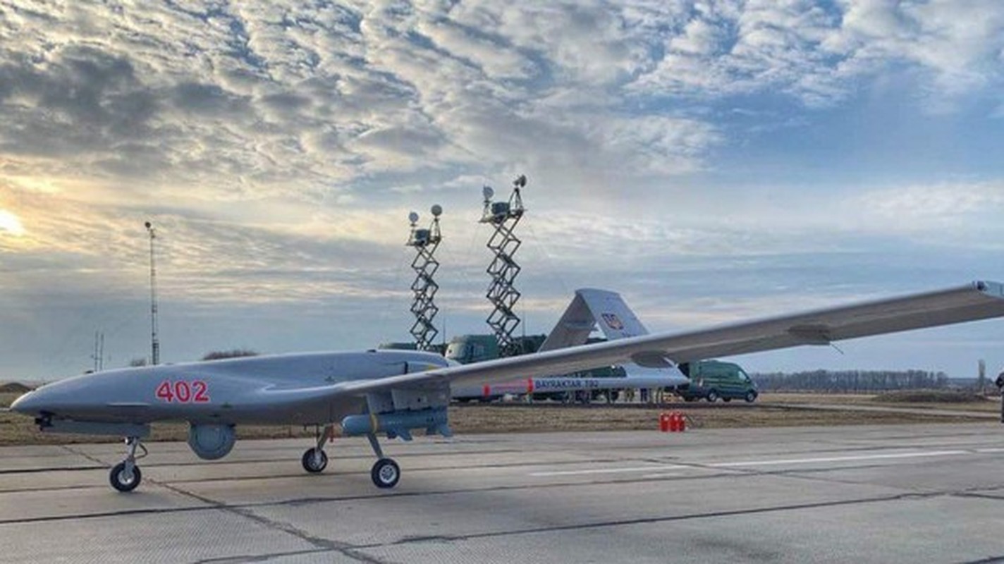 UAV Bayraktar TB2 cua Ukraine lien tuc quan thao tren khu vuc Donbass-Hinh-6