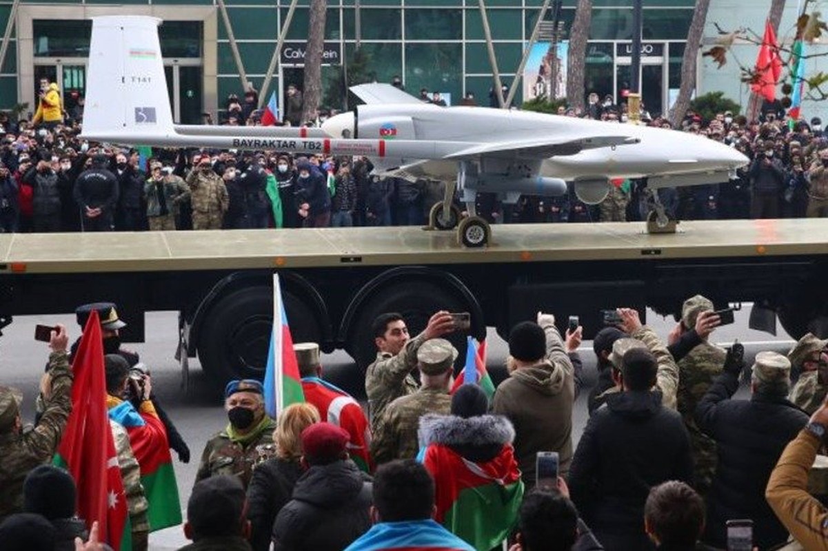 UAV Bayraktar TB2 cua Ukraine lien tuc quan thao tren khu vuc Donbass-Hinh-7