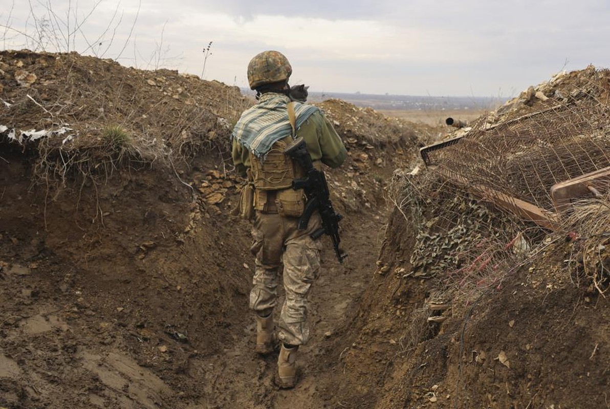 Nong: Quan doi Ukraine yeu cau NATO giup do de chiem lai Donbass-Hinh-15
