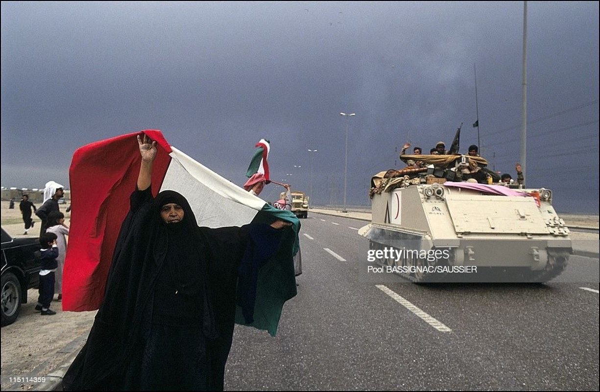 Hanh dong pha hoai cua binh linh Iraq truoc khi rut khoi Kuwait-Hinh-8