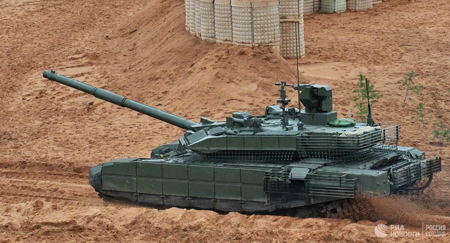 Ukraine sap nhan xe tang Leopard-2 vien tro, san sang doi dau T-90?-Hinh-15