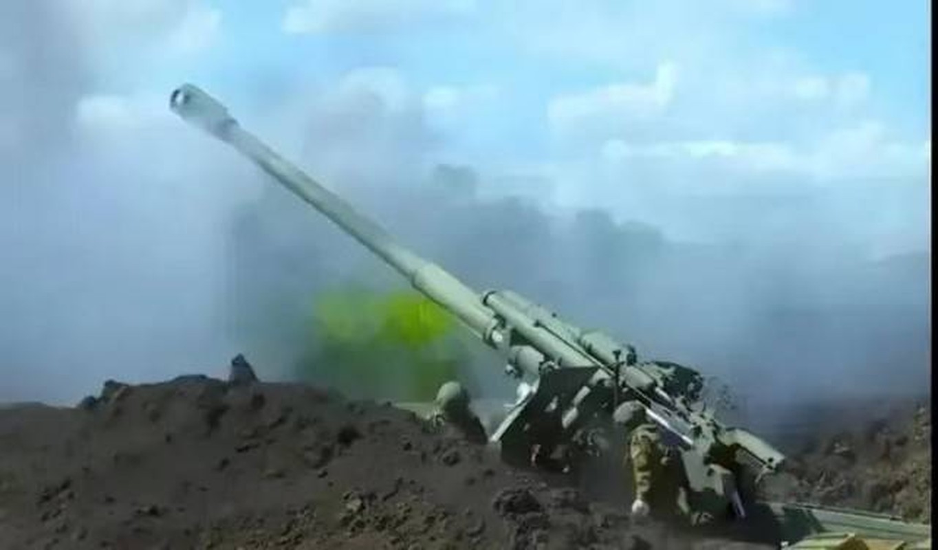 M142 HIMARS khai hoa vao So chi huy Tap doan quan 20 cua Nga-Hinh-8