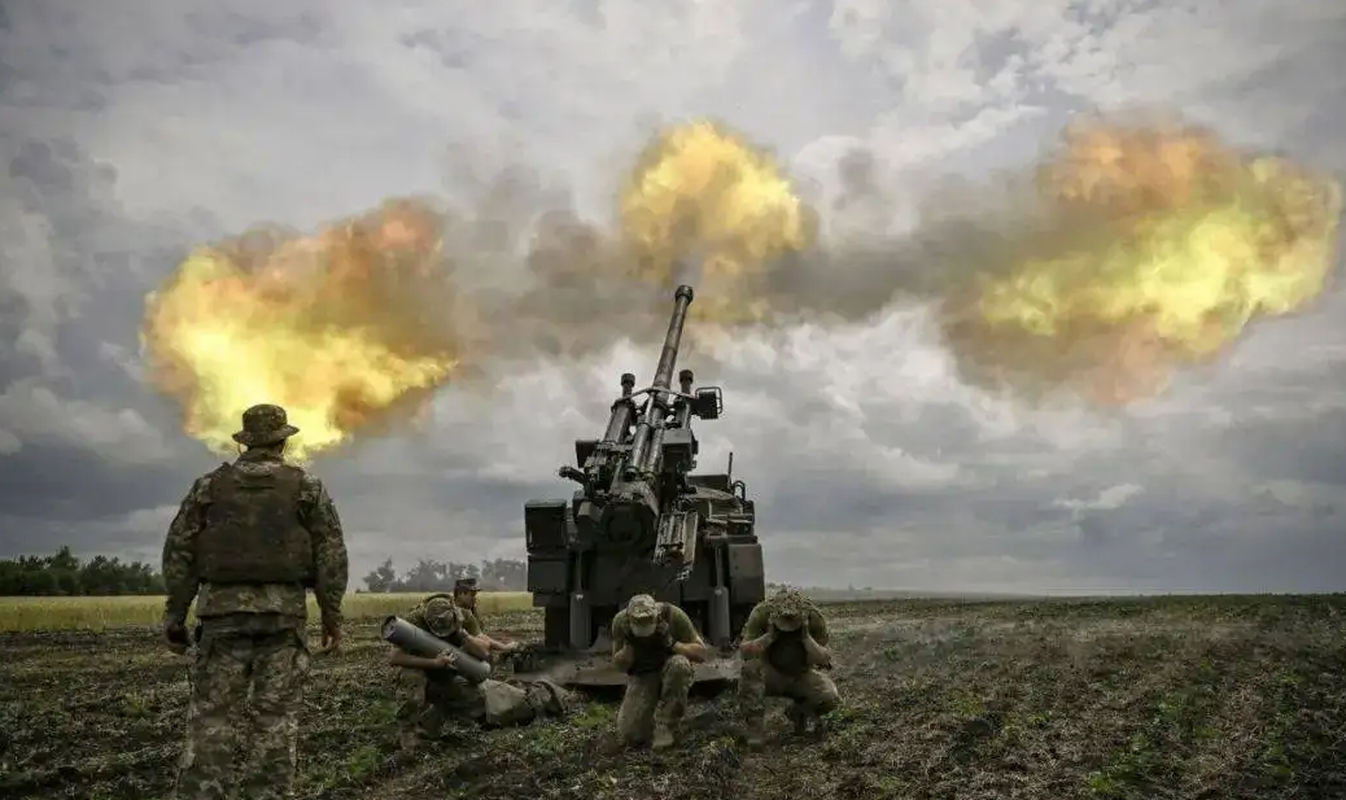 Mặt trận Donbass ác liệt, Nga đã đưa siêu pháo 2S7 Pion vào trận - Hình 10 Mat tran Donbass ac liet, Nga da dua sieu phao 2S7 Pion vao tran-Hinh-10