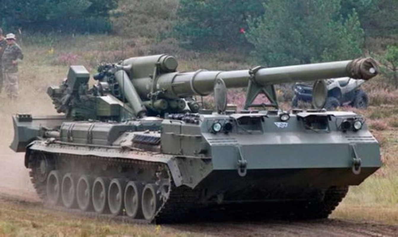 Mặt trận Donbass ác liệt, Nga đã đưa siêu pháo 2S7 Pion vào trận - Hình 12 Mat tran Donbass ac liet, Nga da dua sieu phao 2S7 Pion vao tran-Hinh-12