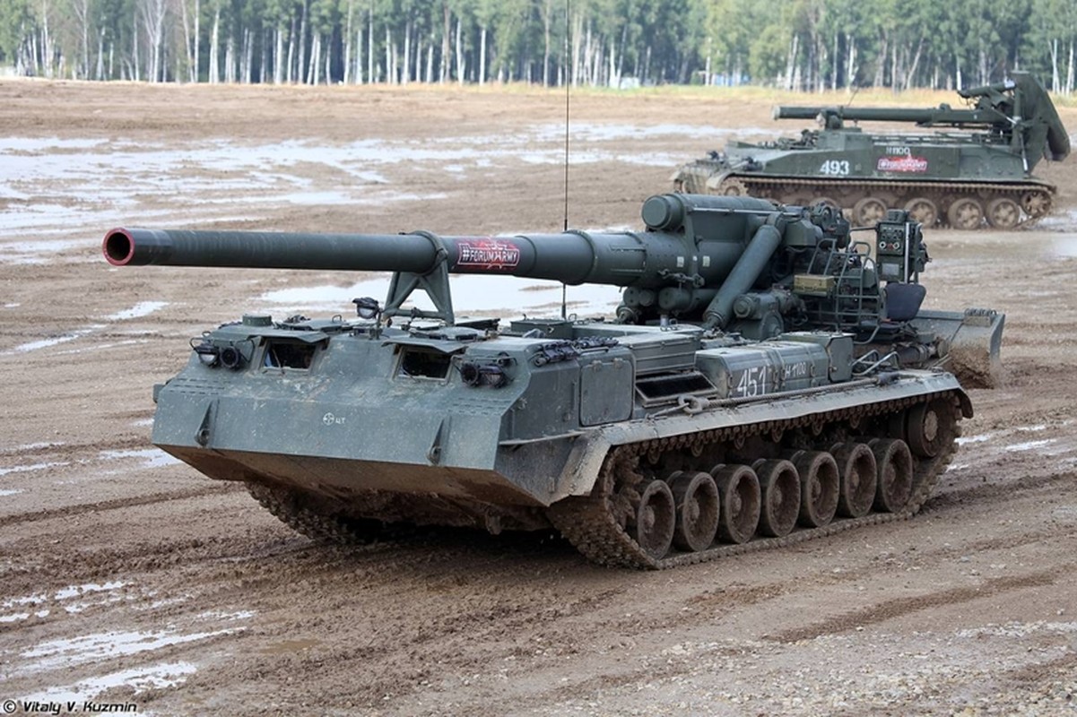 Mặt trận Donbass ác liệt, Nga đã đưa siêu pháo 2S7 Pion vào trận - Hình 8 Mat tran Donbass ac liet, Nga da dua sieu phao 2S7 Pion vao tran-Hinh-8