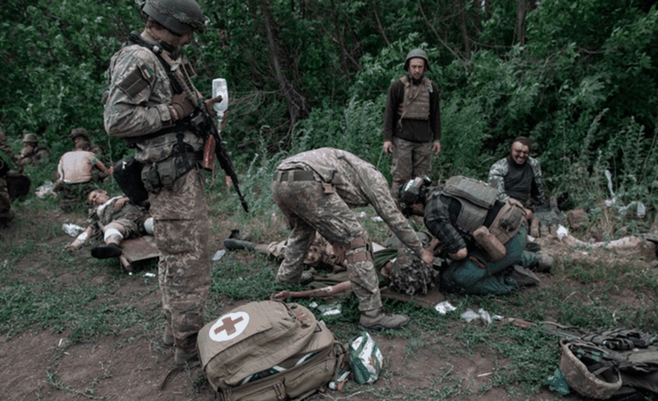 Tại sao 8.000 quân Ukraine thoát khỏi Sieverodonetsk-Lisichansk an toàn? - Hình 14 Tai sao 8.000 quan Ukraine thoat khoi Sieverodonetsk-Lisichansk an toan?-Hinh-14