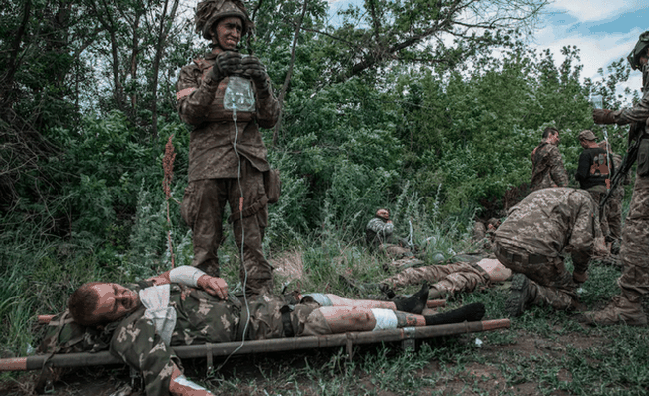 Tại sao 8.000 quân Ukraine thoát khỏi Sieverodonetsk-Lisichansk an toàn? - Hình 15 Tai sao 8.000 quan Ukraine thoat khoi Sieverodonetsk-Lisichansk an toan?-Hinh-15